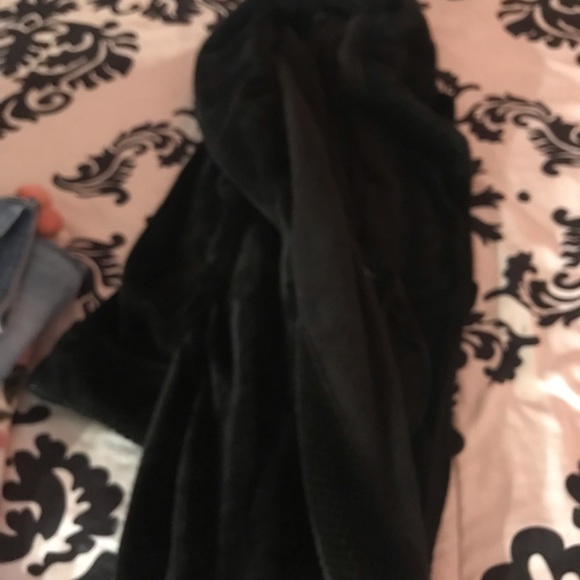 Black robe - Picture 4 of 4